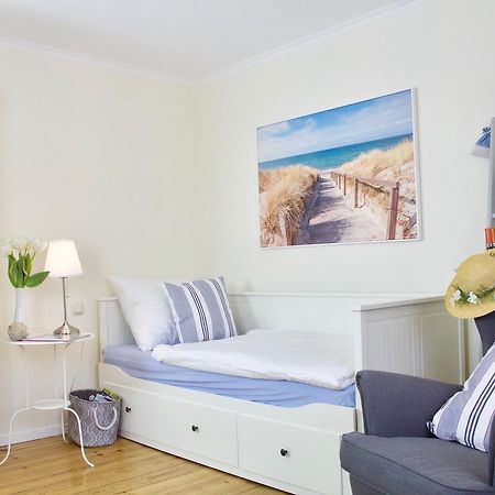 Strandnahe Fewo Mit 3 Schlafzimmern Und Balkon, Villa Vergissmeinnicht 02, Binz Extérieur photo